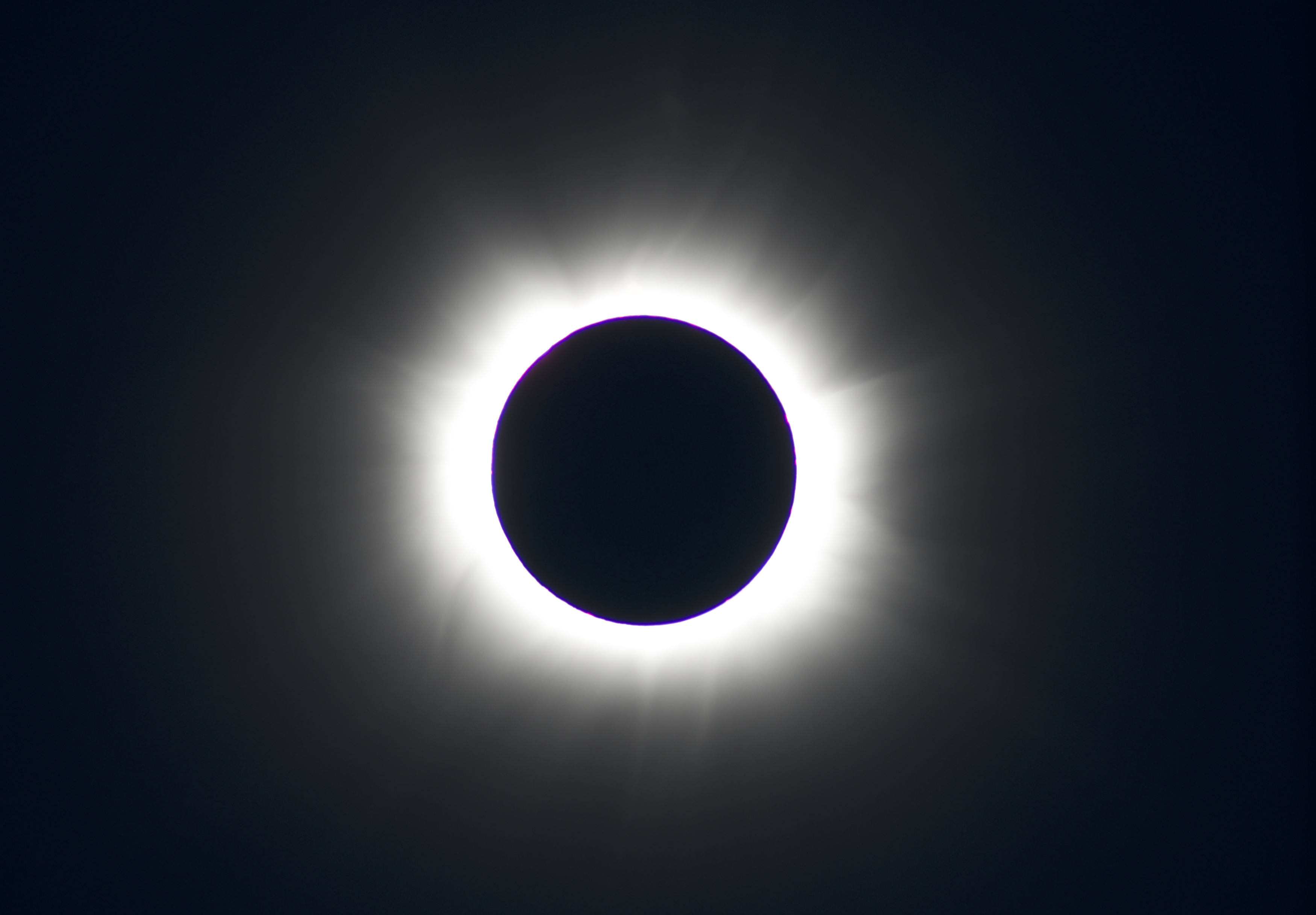White light corona during the 2013 total solar eclipse